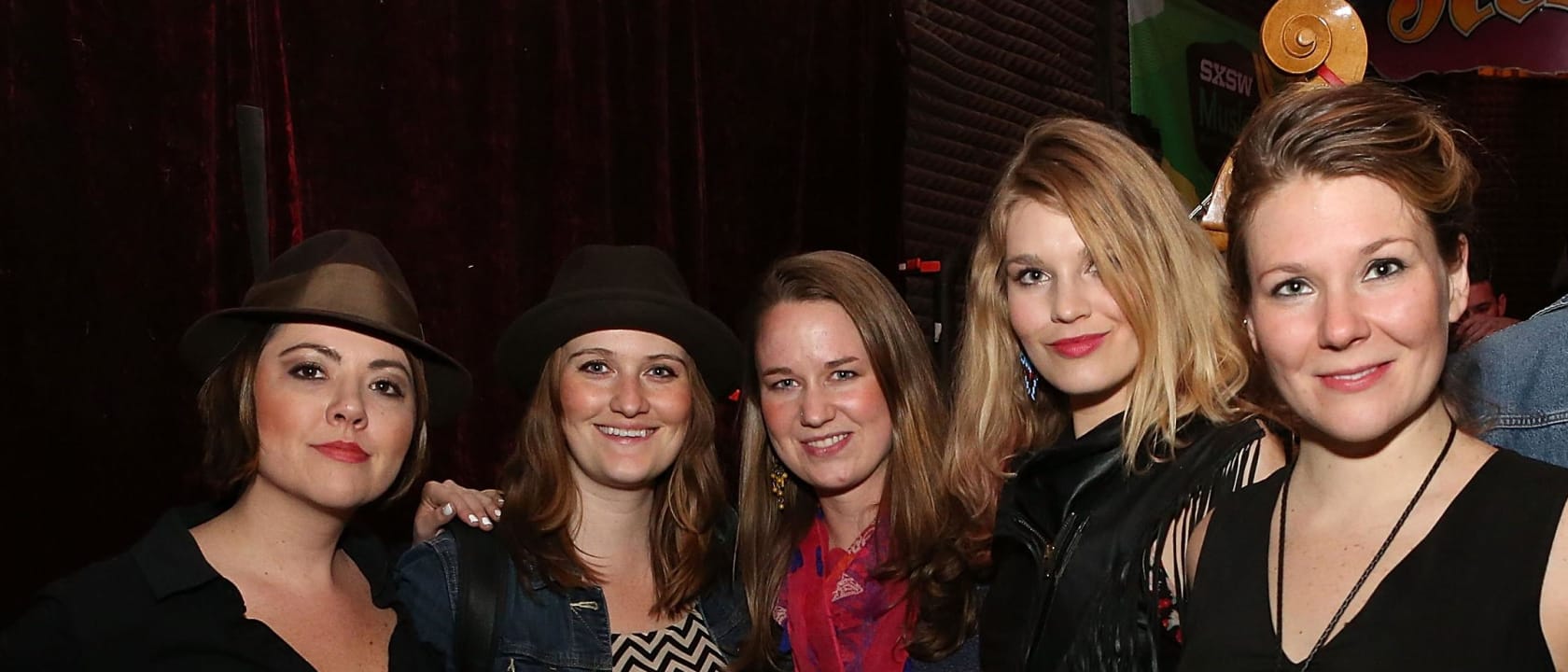Della Mae
