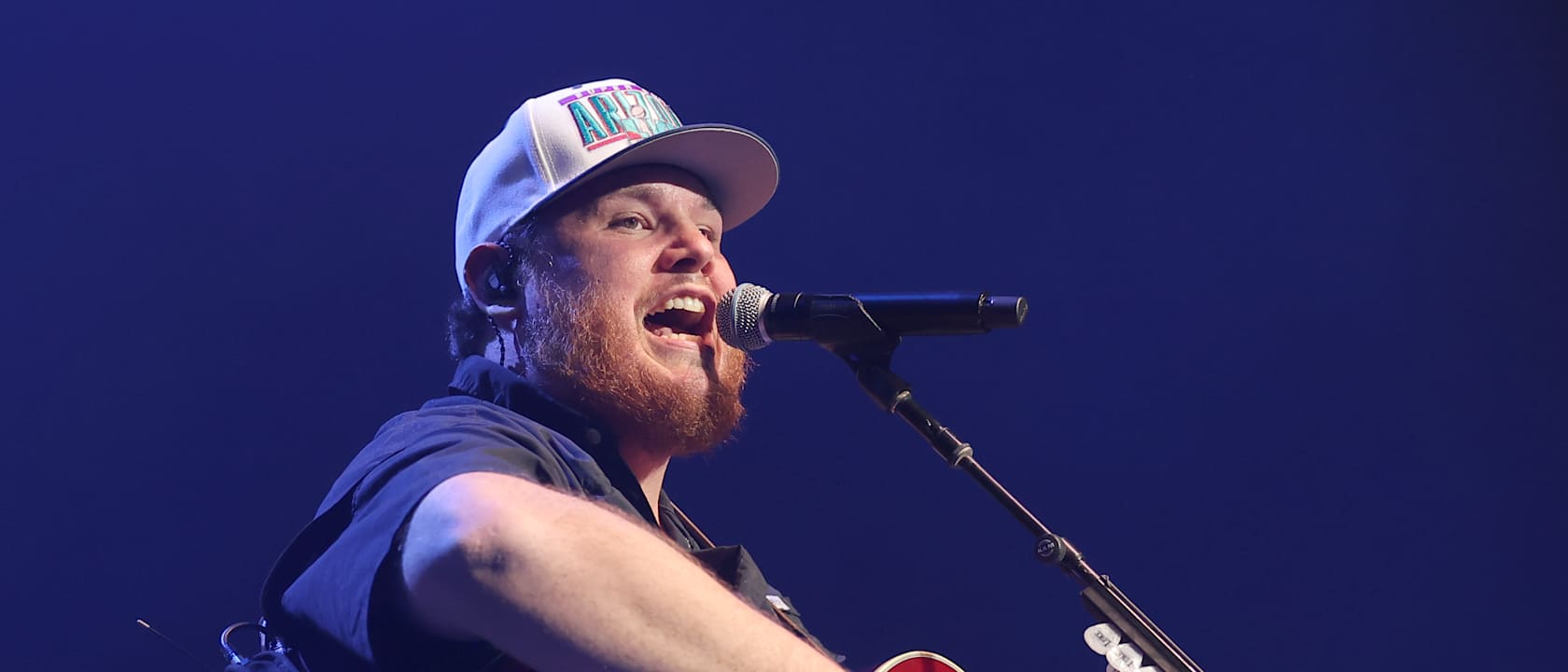 Luke Combs Parking