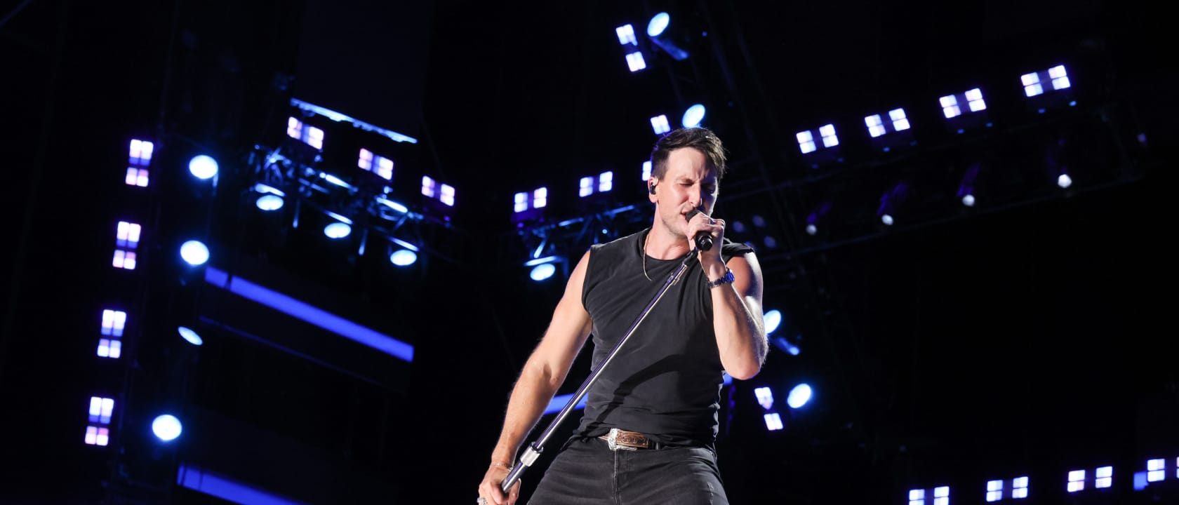 Russell Dickerson Parking