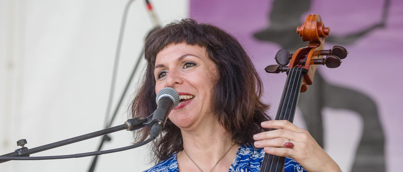 Helen Gillet