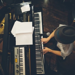 performer-image