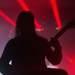 performer-image