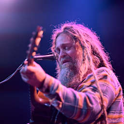 Mike Love (Reggae)