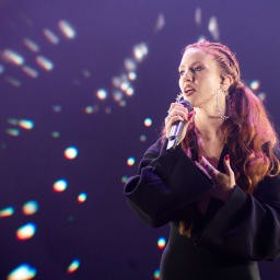 Jess Glynne