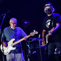 Los Lobos