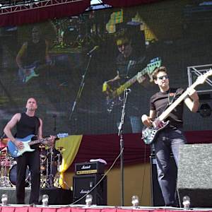 Vertical Horizon Image