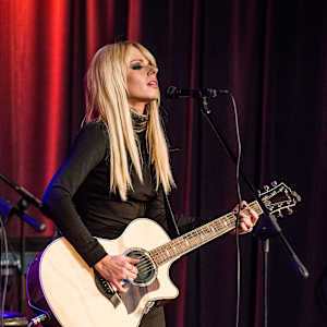 Orianthi Image