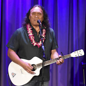 Henry Kapono Image