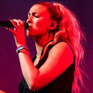 Tori Kelly Image