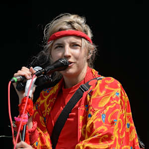 Caroline Rose Image