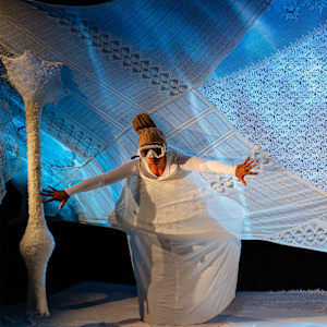 Canadas Motus Theatre and Mexico Citys Nubila Teatro- Cosmo Image