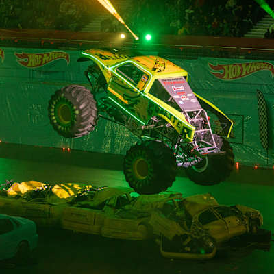 Hot Wheels Monster Trucks Live Glow-N-Fire
