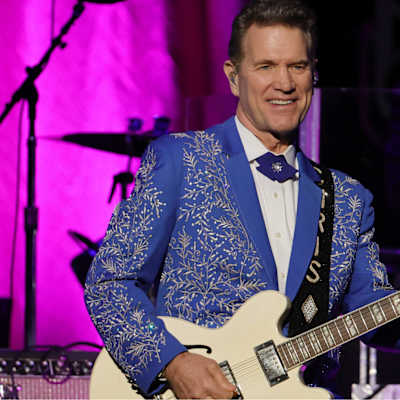 Chris Isaak