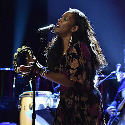 LiV Warfield