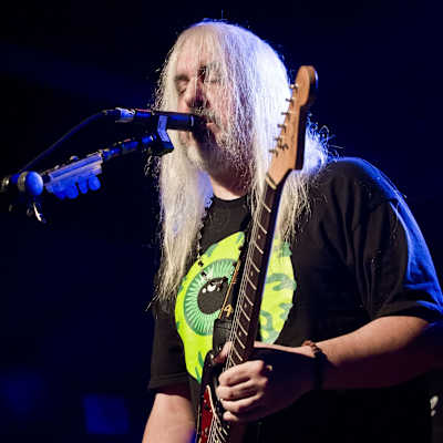 J Mascis