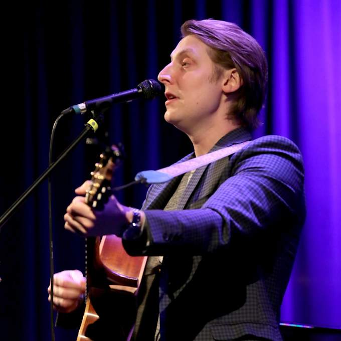 Eric Hutchinson