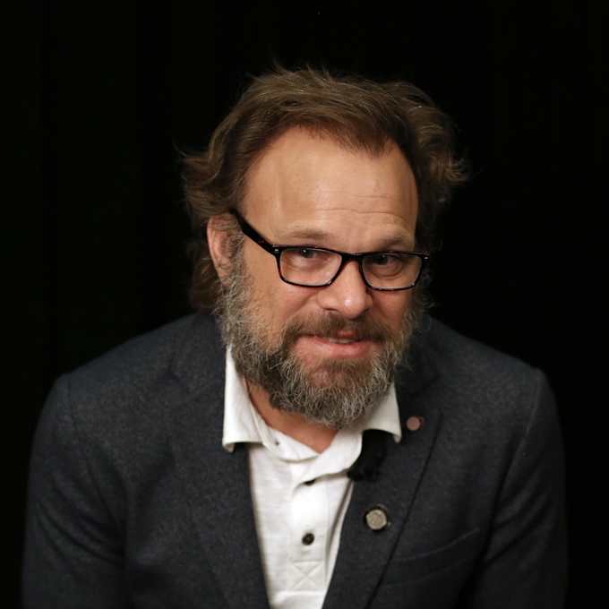 Norbert Leo Butz