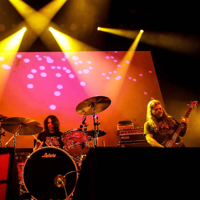 Earthless