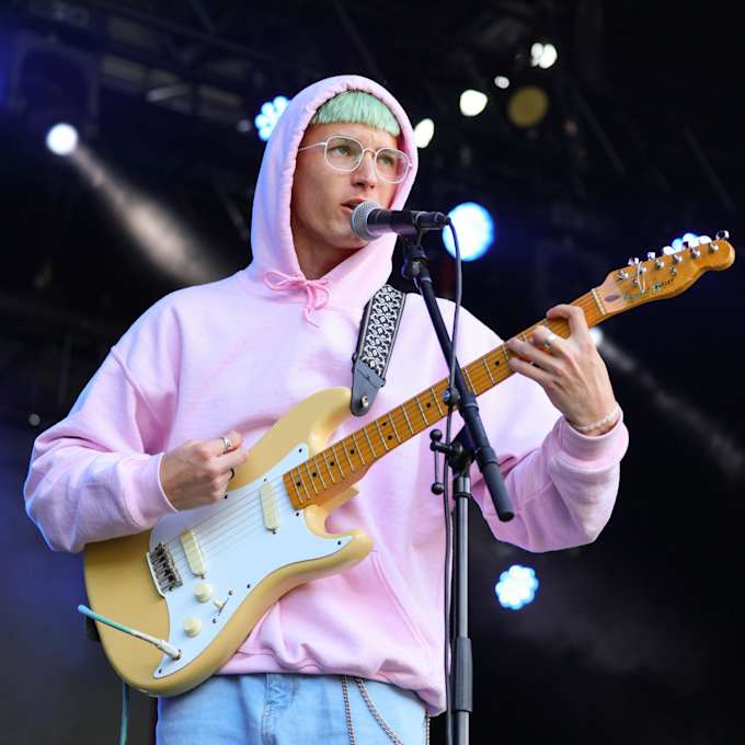 Gus Dapperton