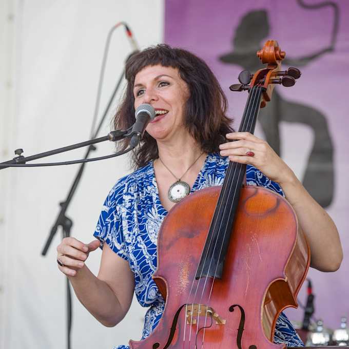Helen Gillet