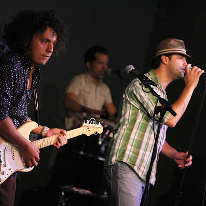 Los Amigos Invisibles