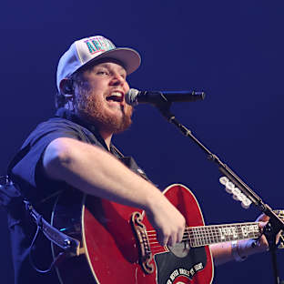 Luke Combs Image