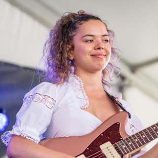 Nilufer Yanya Image