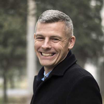 Des Bishop