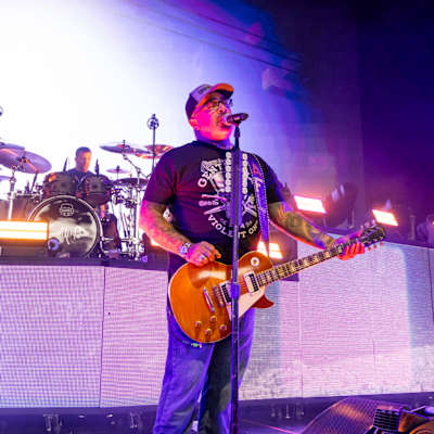 Staind Parking