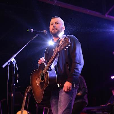 Tyler Farr