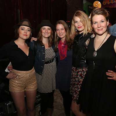 Della Mae