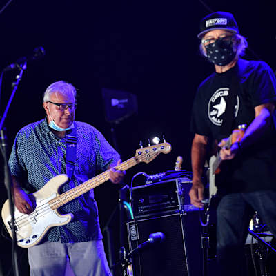 Los Lobos