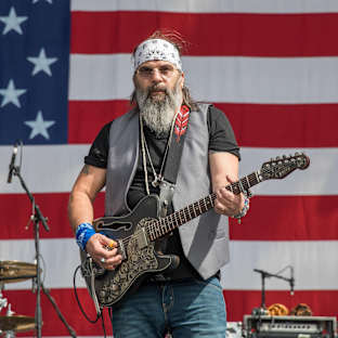 Steve Earle Image