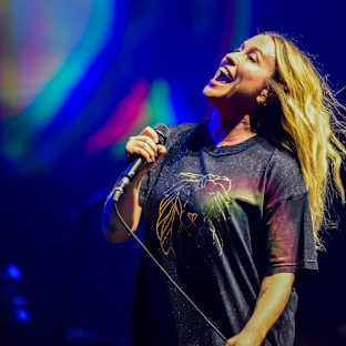 Alanis Morissette Image