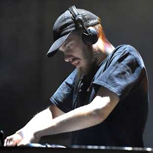 San Holo Image