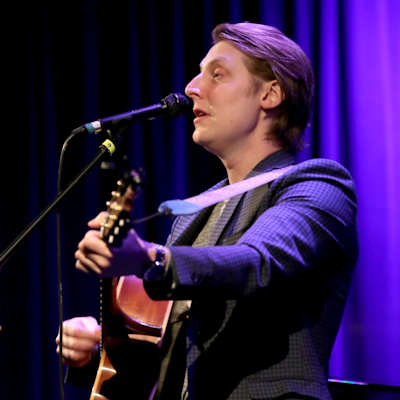 Eric Hutchinson