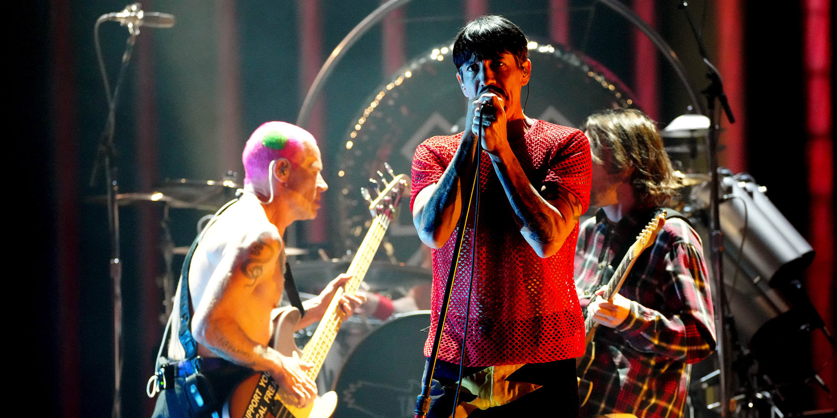 red hot chili peppers tour canada
