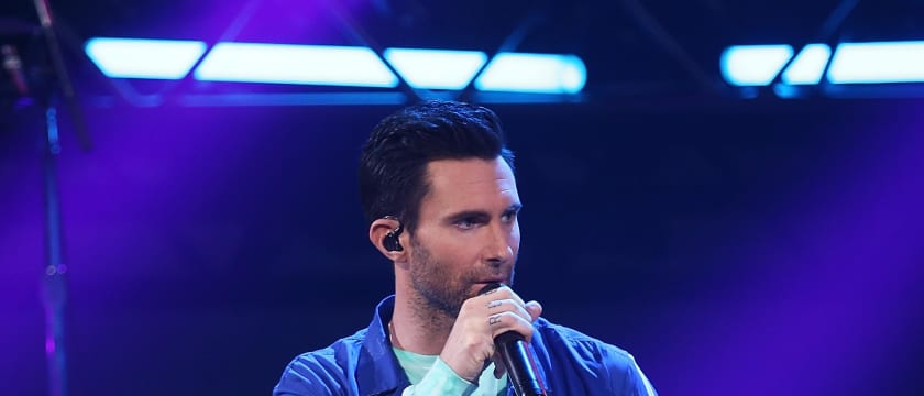 Maroon 5 live chat